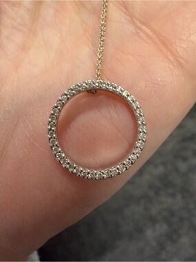 Roberto Coin Diamond Pavé Circle Necklace - Gold and White